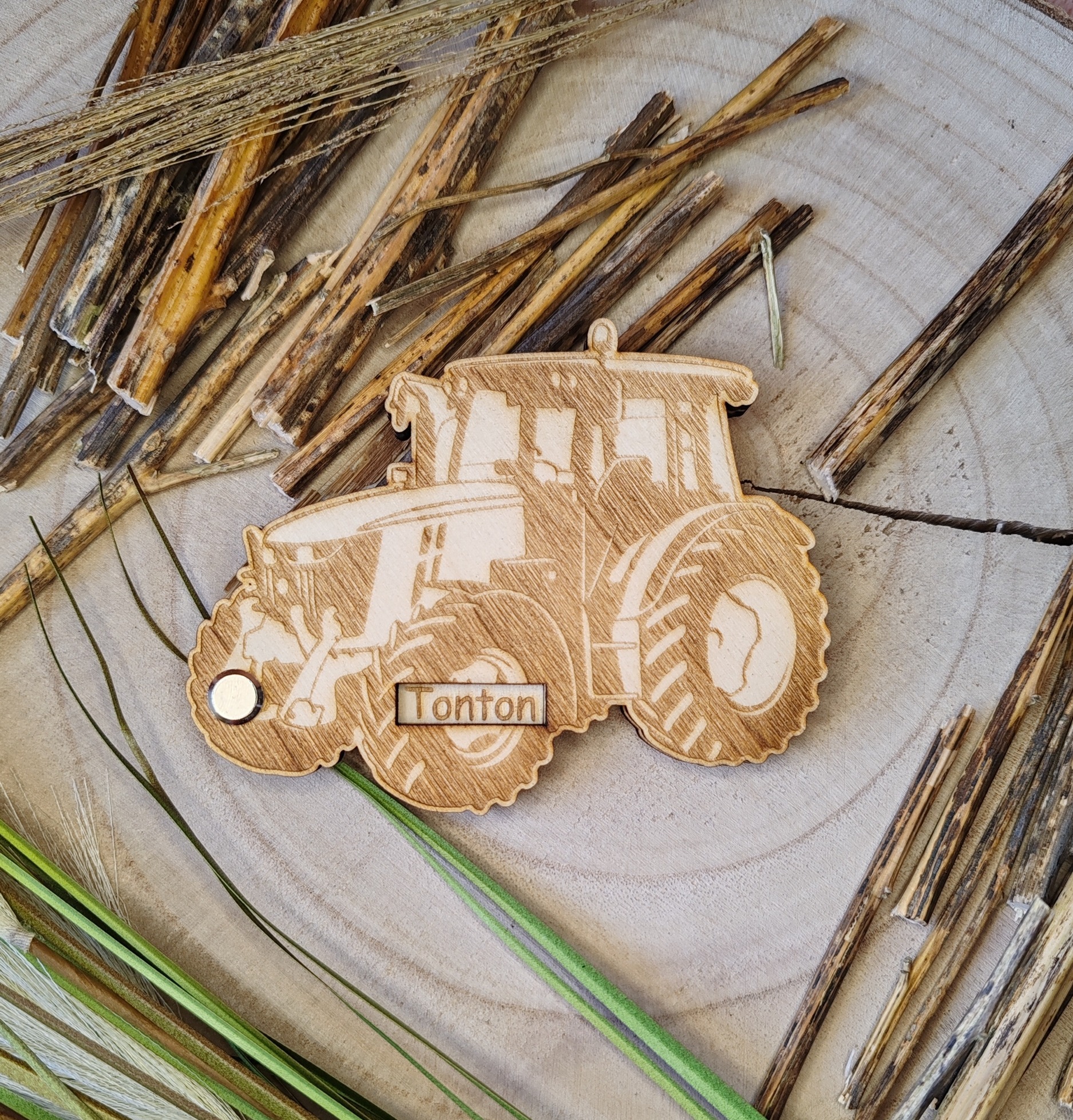 Faire-part de demande de parrain ou marraine en bois, thème tracteur, vue 3