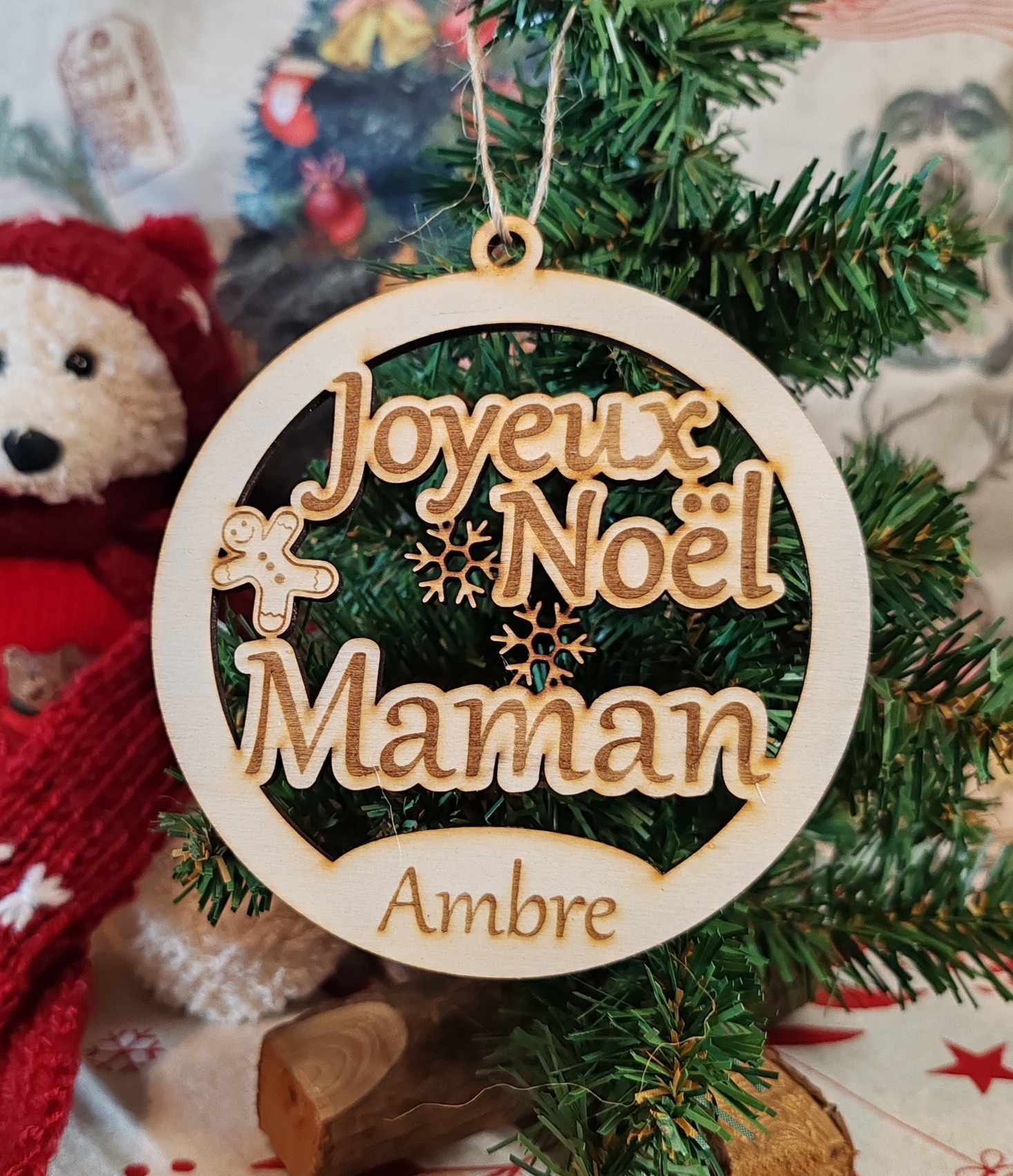 Boule de Noël en bois « Joyeux Noël Maman » personnalisée