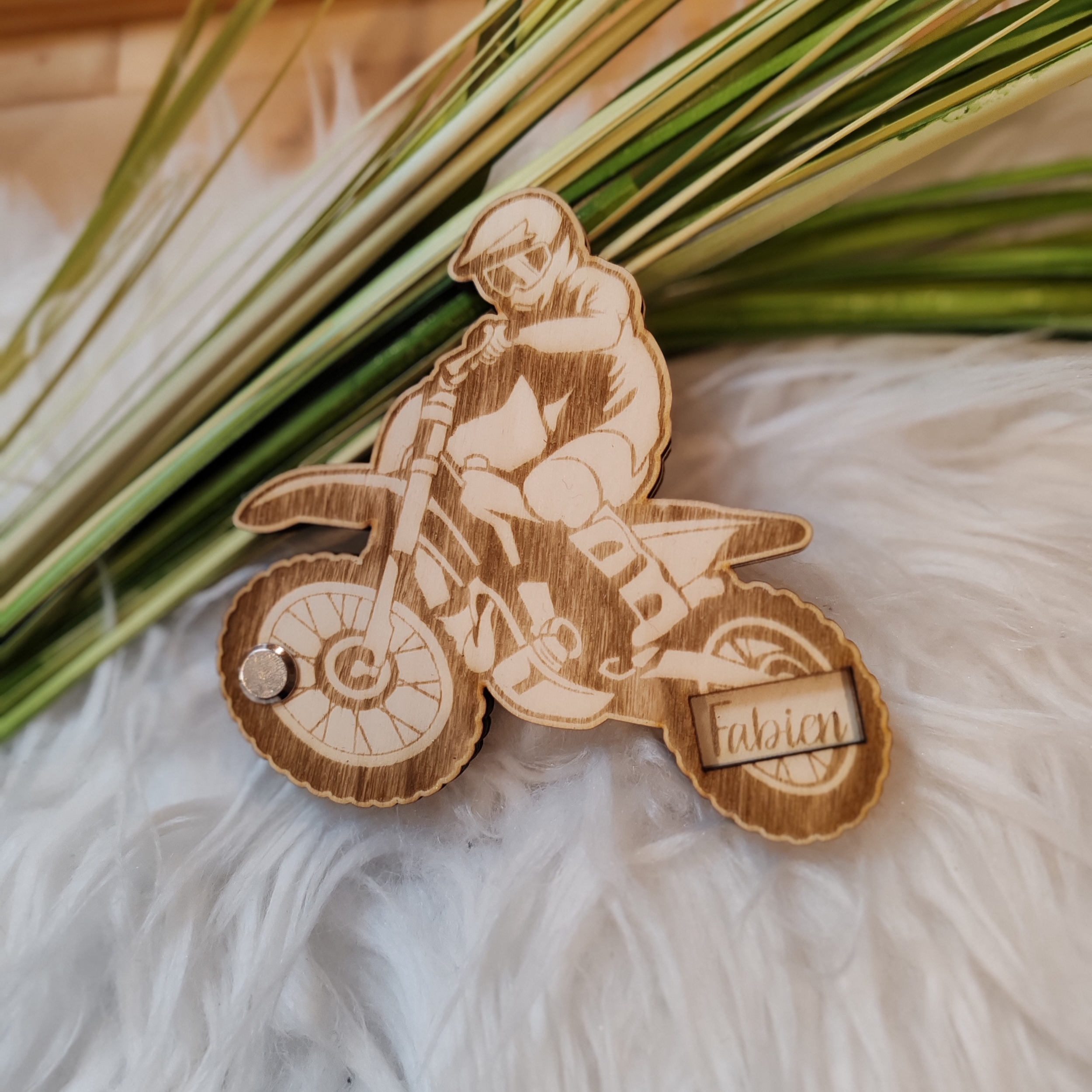 Faire-part de demande de parrain ou marraine en bois, thème motocross, vue 3