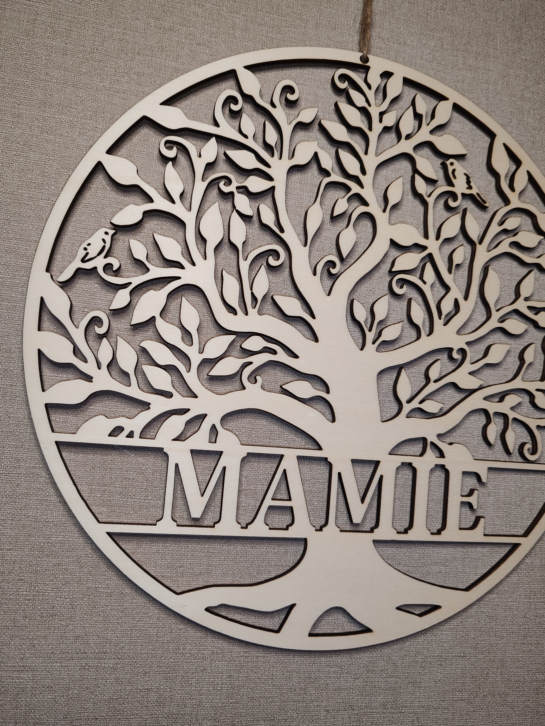Arbre de vie « Mamie » en bois avec cœur, personnalisé, vue 3