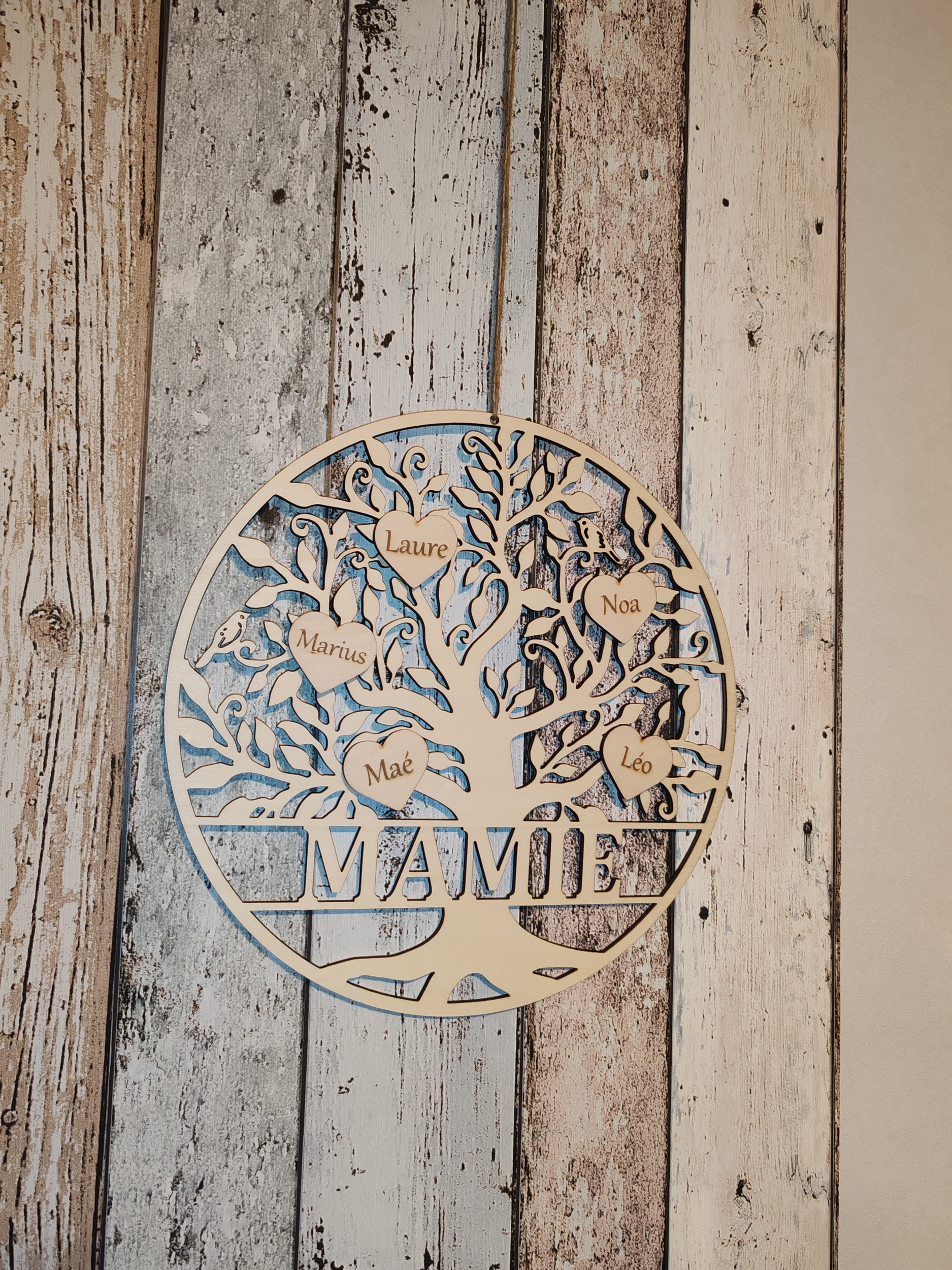 Arbre de vie « Mamie » en bois avec cœur, personnalisé, vue 5