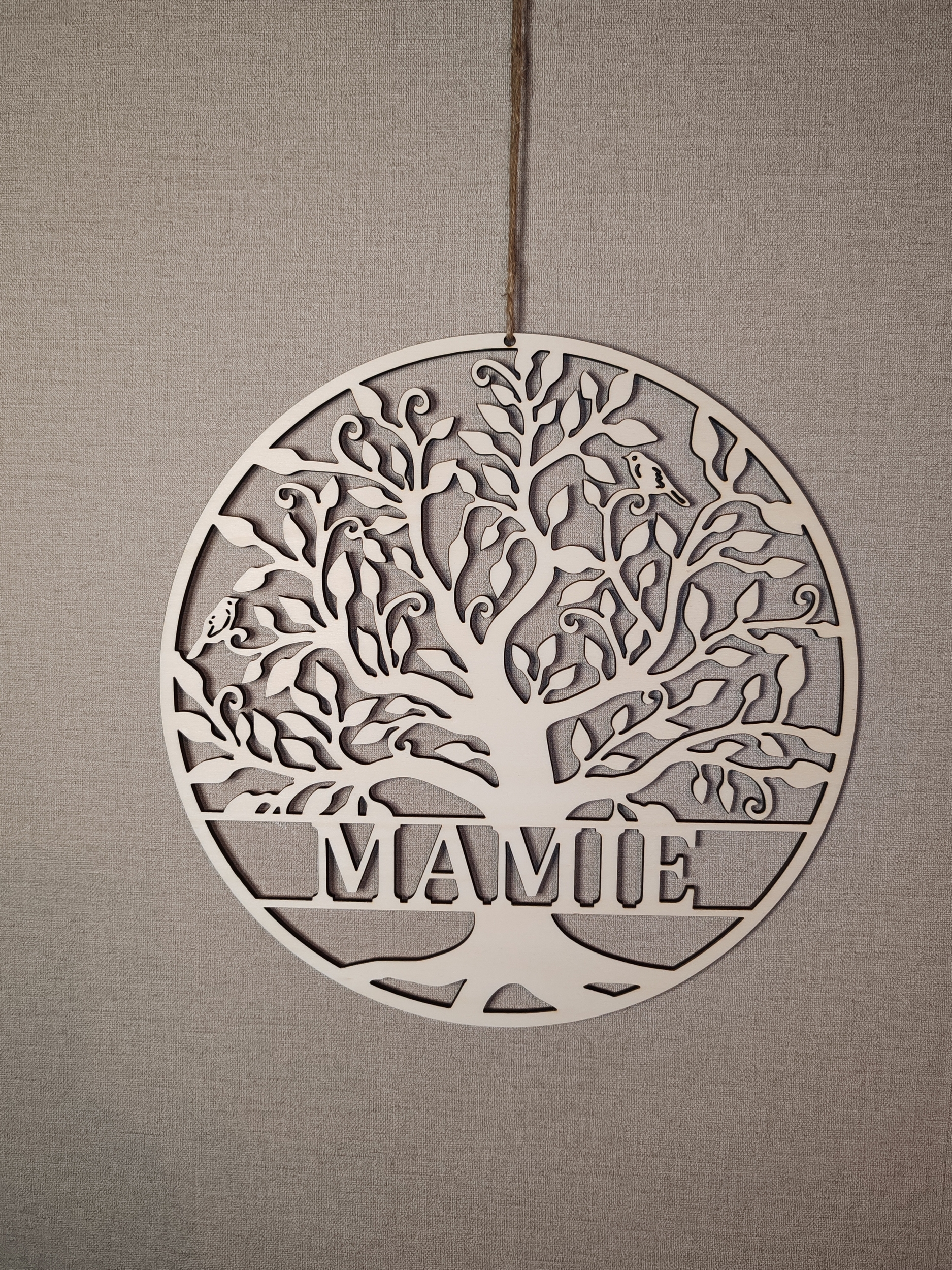 Arbre de vie « Mamie » en bois avec cœur, personnalisé, vue 4