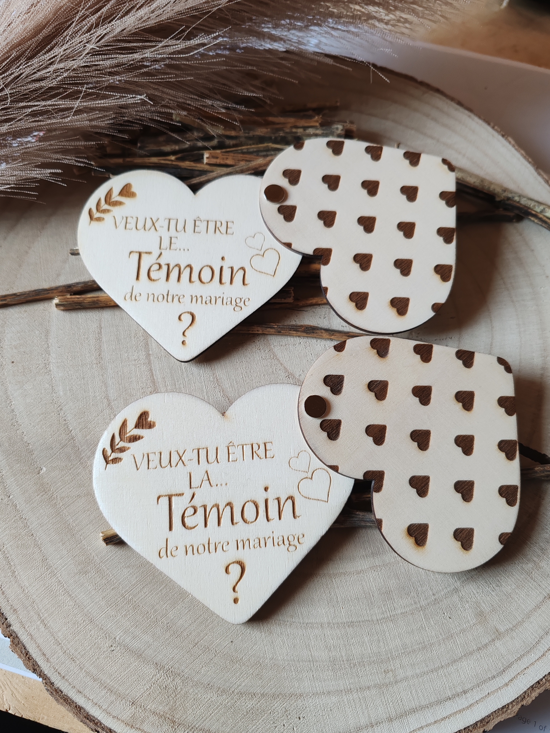 Faire-part de demande de témoin de mariage en bois avec un cœur