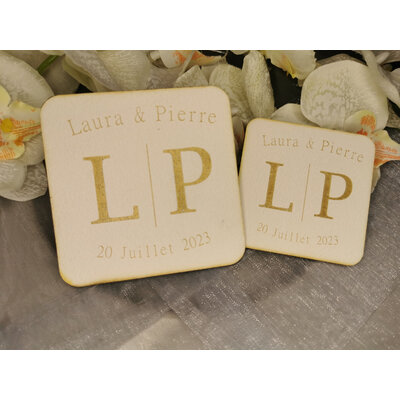 Sous-verres en bois personnalisés pour faveurs de mariage