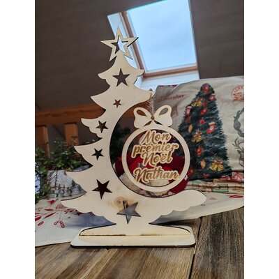 Sapin miniature en bois avec boule de Noël personnalisée