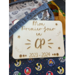 Pancarte de rentrée scolaire personnalisable en bois