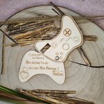 Faire-part de demande de parrain ou marraine en bois, thème manette de jeu, vue 4