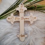 Croix de baptême en bois personnalisée, vue 9