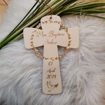 Croix de baptême en bois personnalisée, vue 7