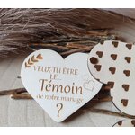 Faire-part de demande de témoin de mariage en bois avec un cœur, vue 3