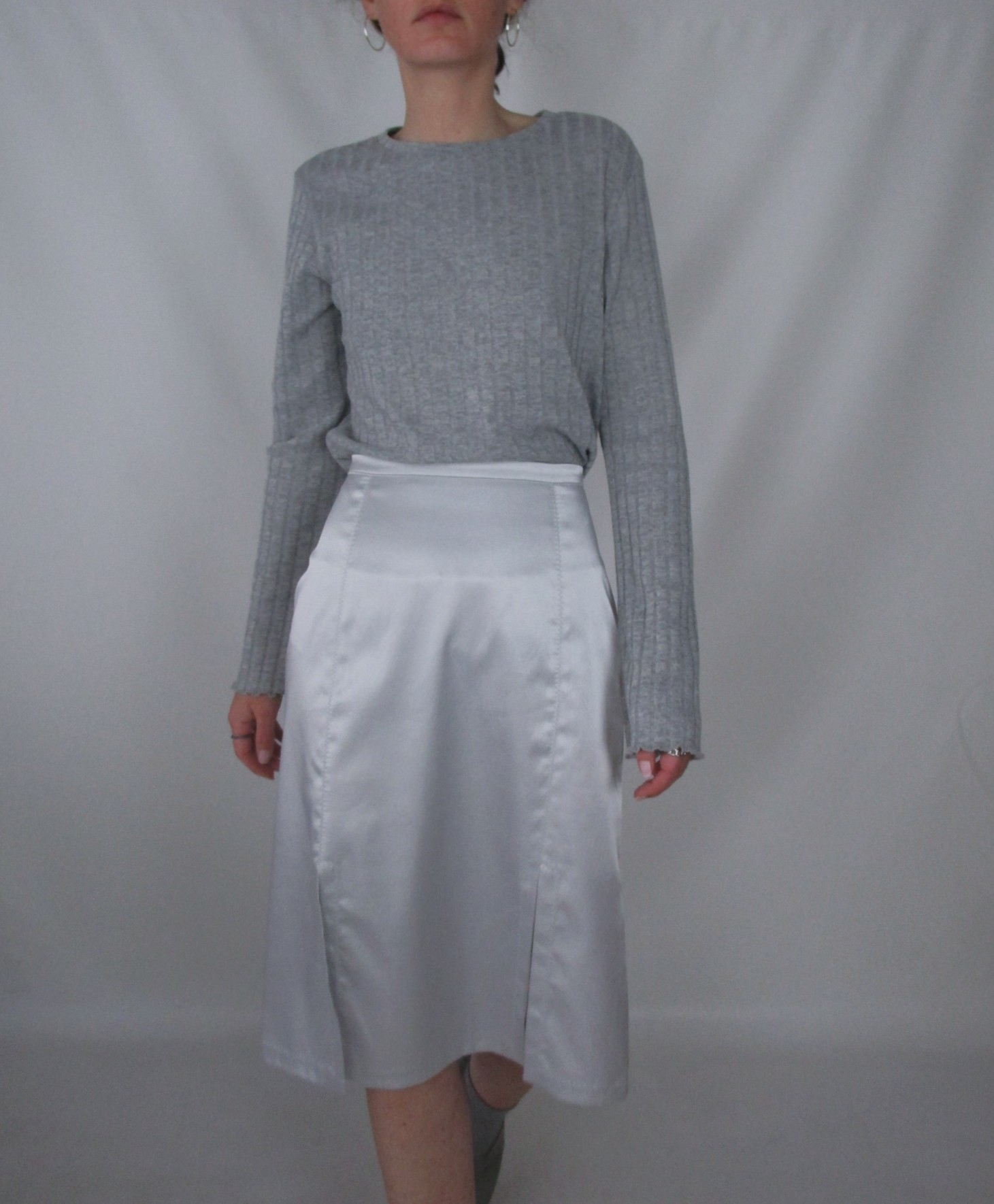 Jupe fendue satinée gris argent M/L