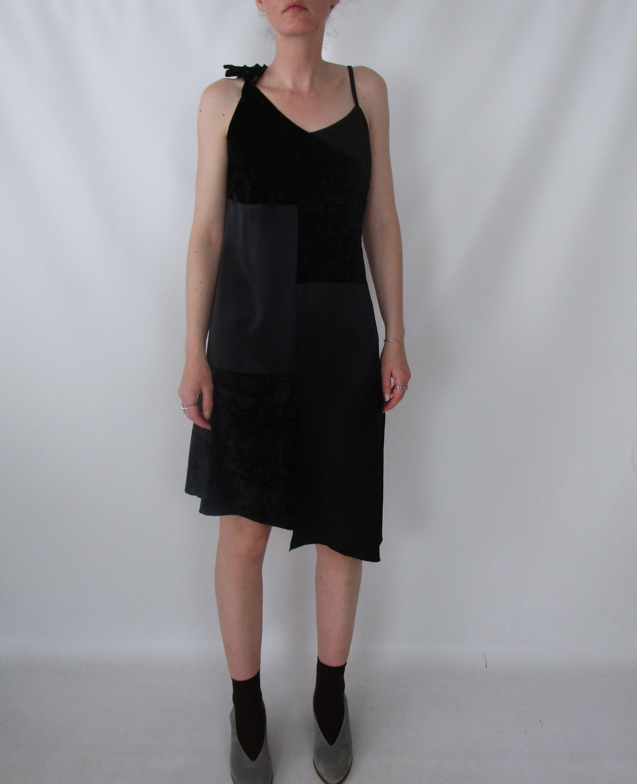 Robe asymétrique bi-matière noire velours M/L