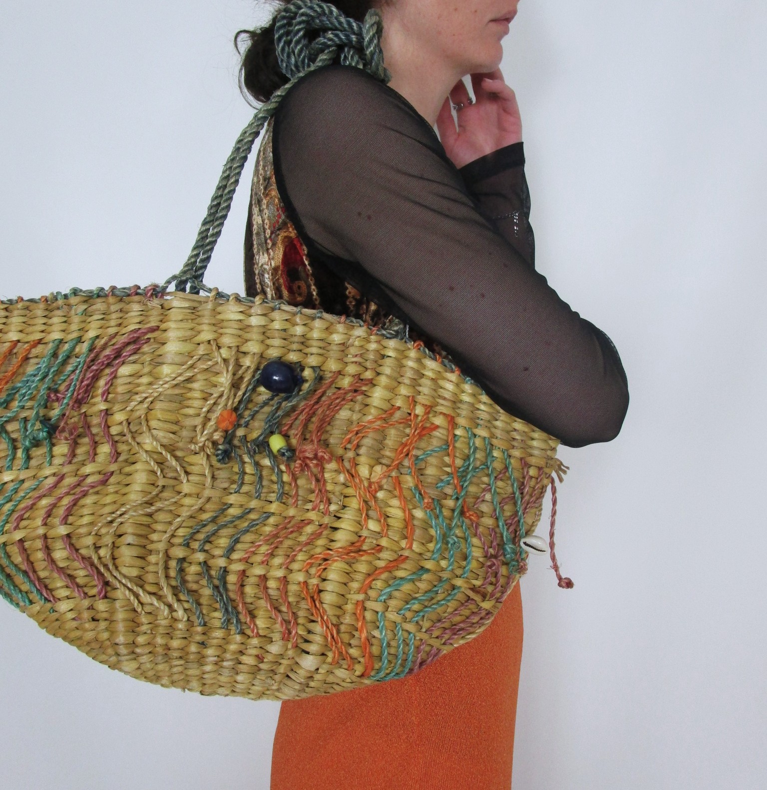 Panier coloré perles anses bleues TU