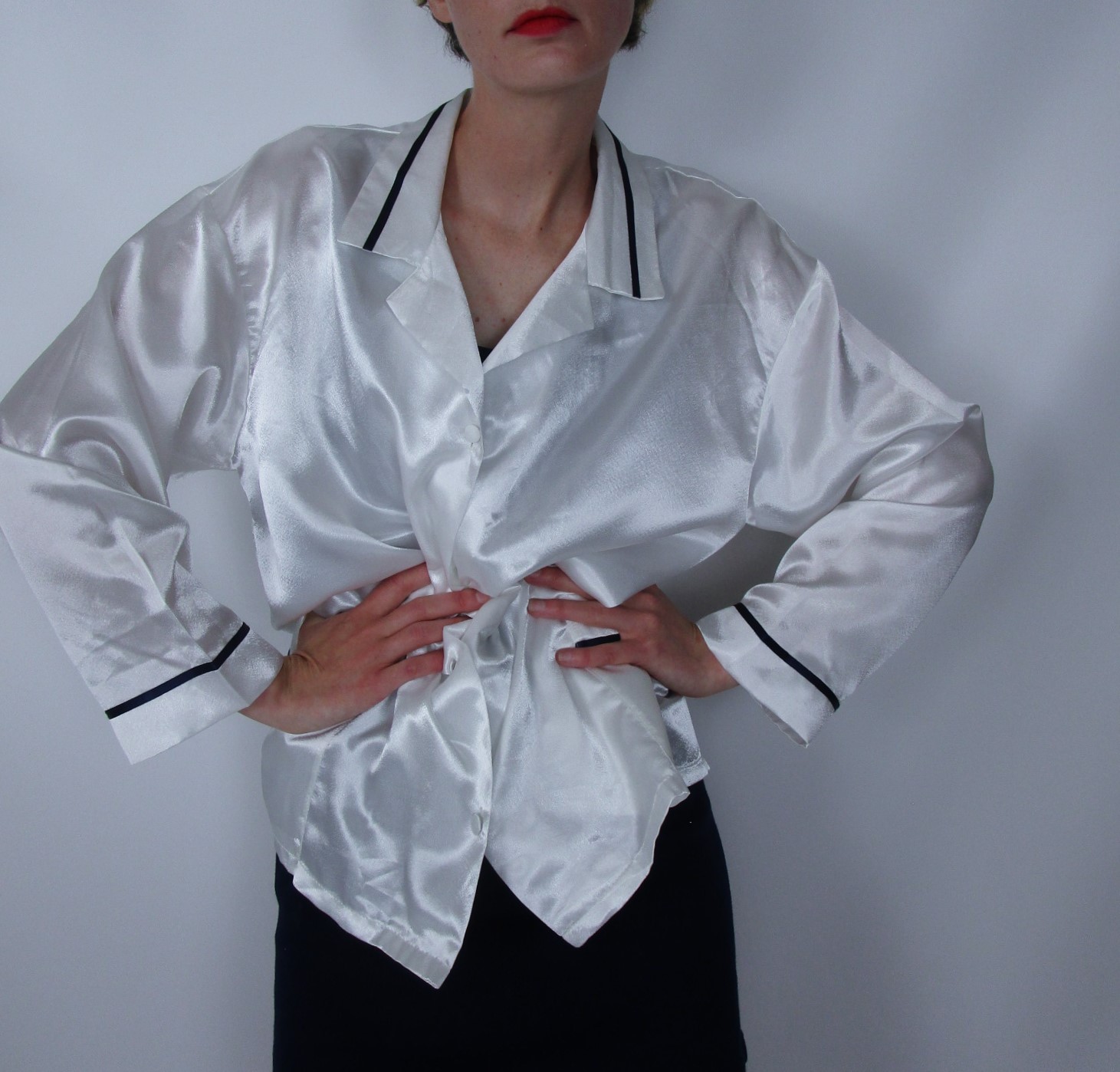 Chemise fluide blanc nacré liseré marine M/L