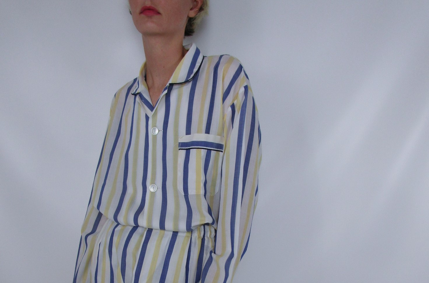 Chemise pyjama ajourée rayures bleu blanc jaune L/XL