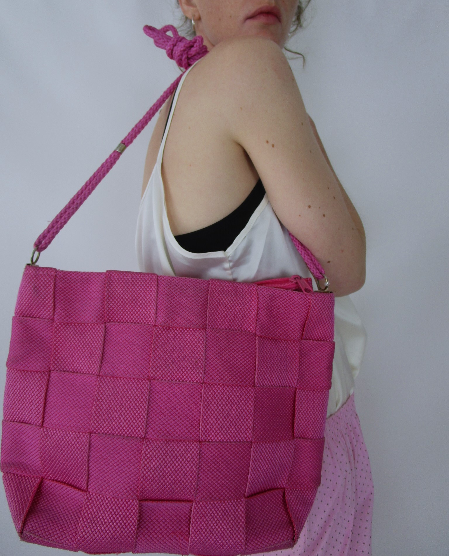 Panier tressé rose fuchsia TU