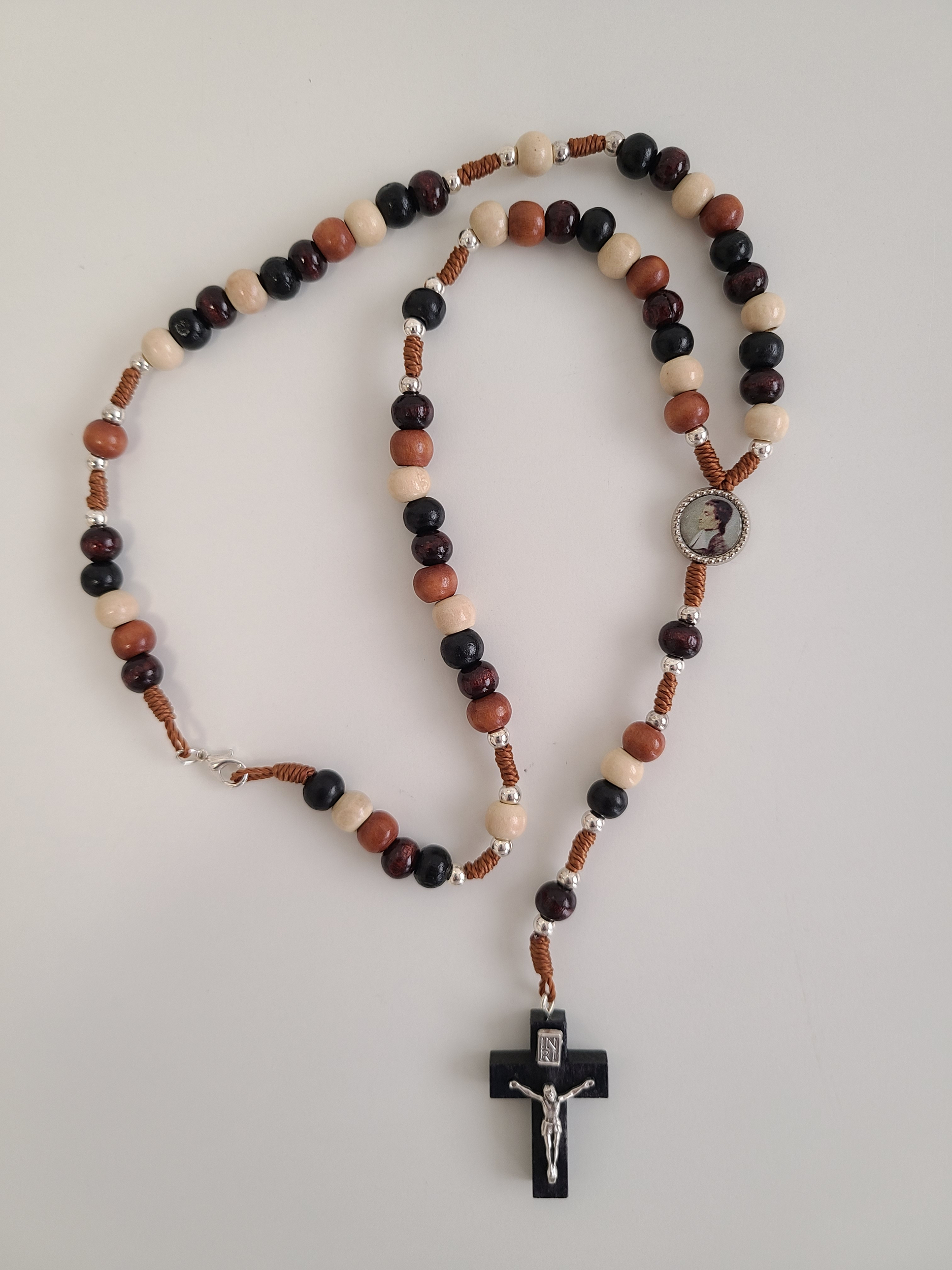 1691_Chapelet bois 4 couleurs (1)