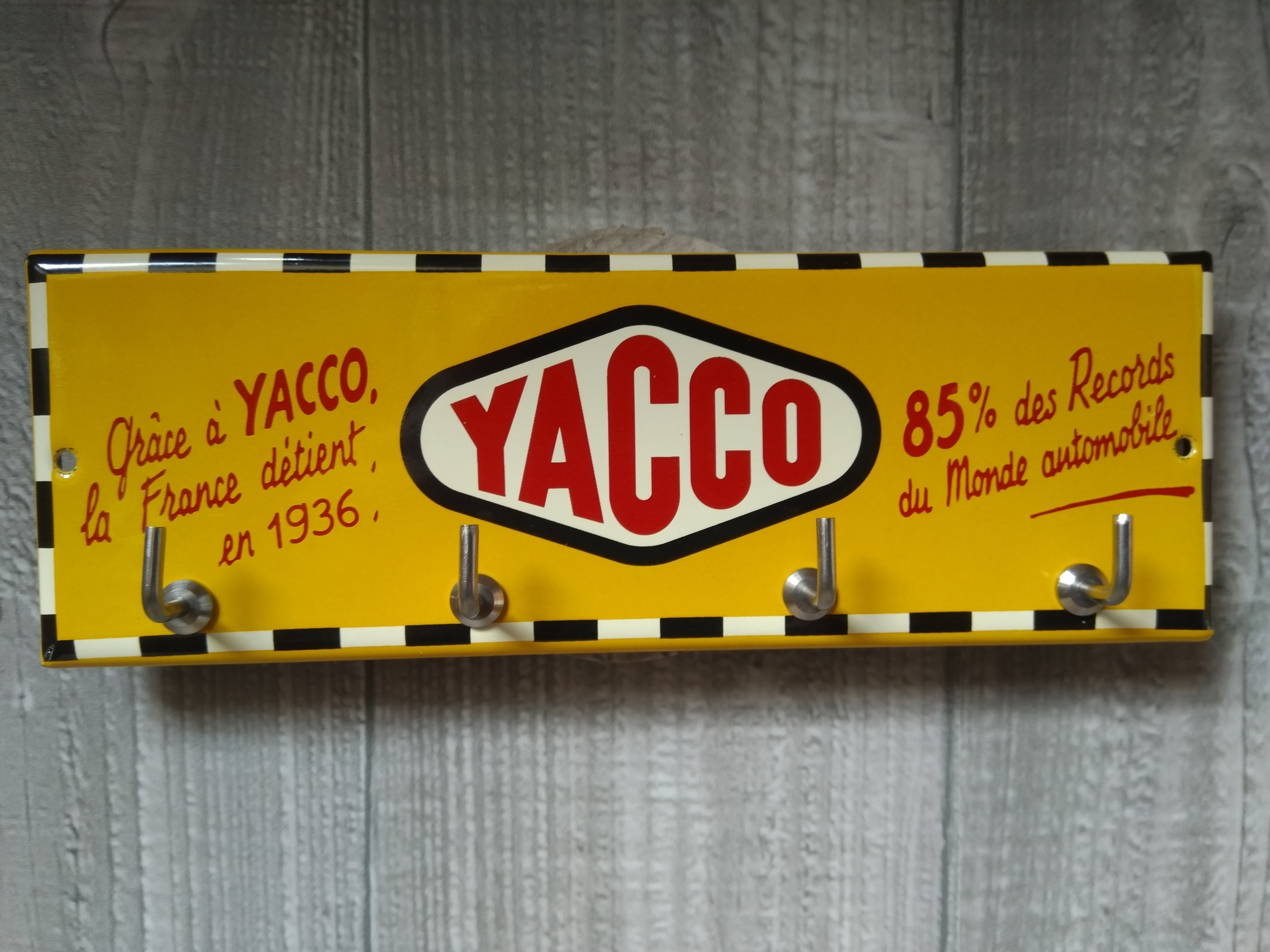 accroche clé émaillé yacco