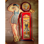 plaque métal déco pin-up pompiste vintage