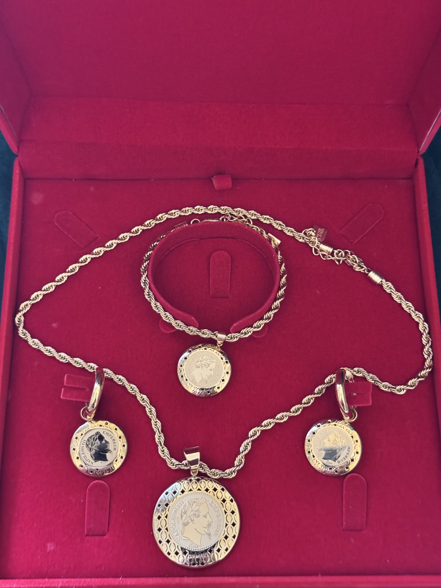 PARURE LOUISE