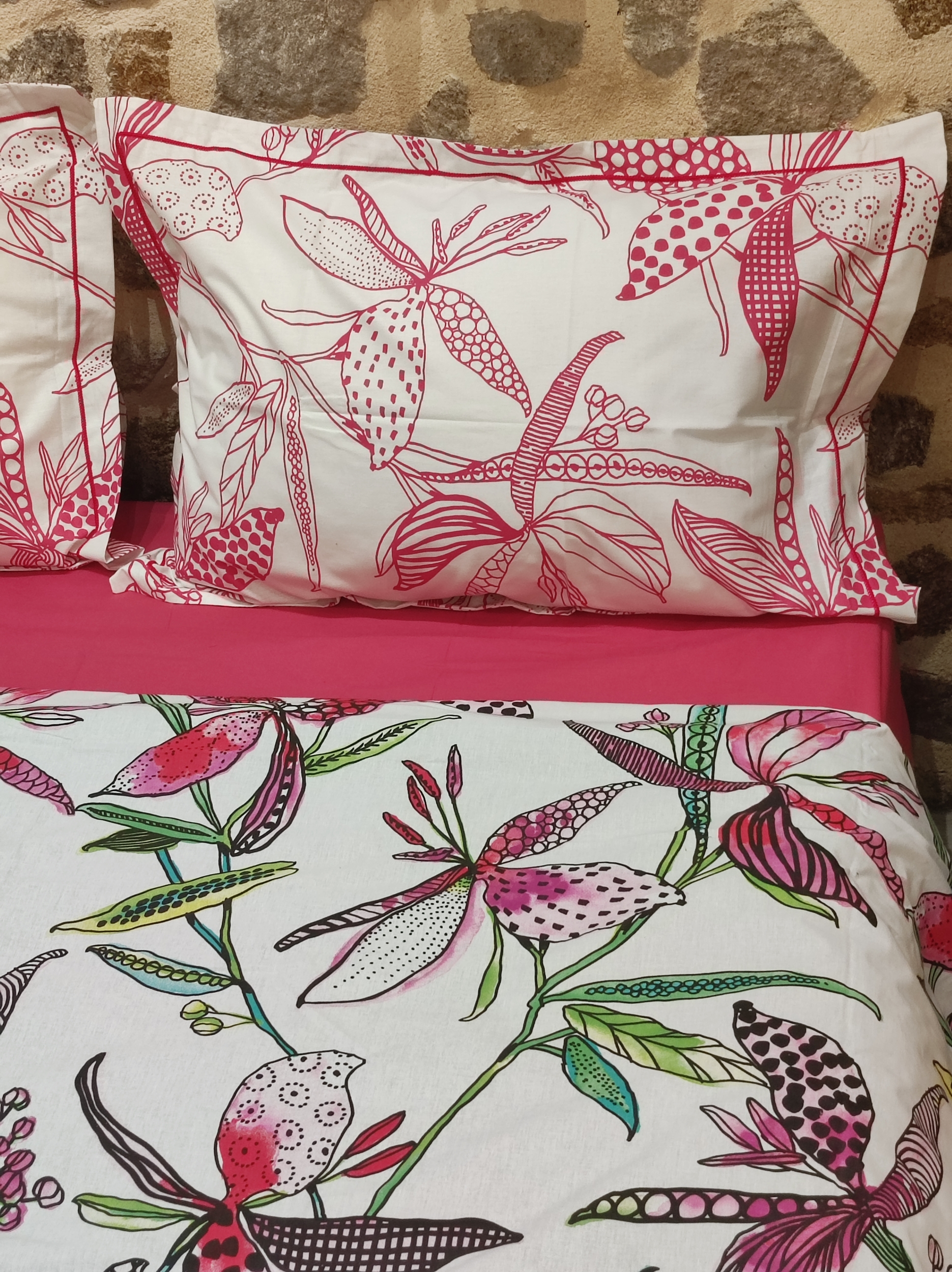 Drap-plat-exotique-rose-ambiance_zoom