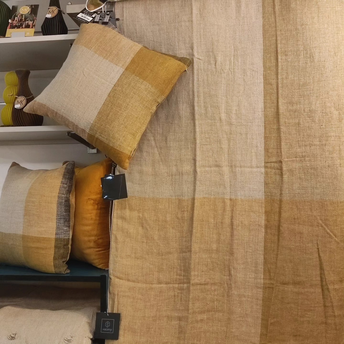 coussin_lin_gold_ambiance