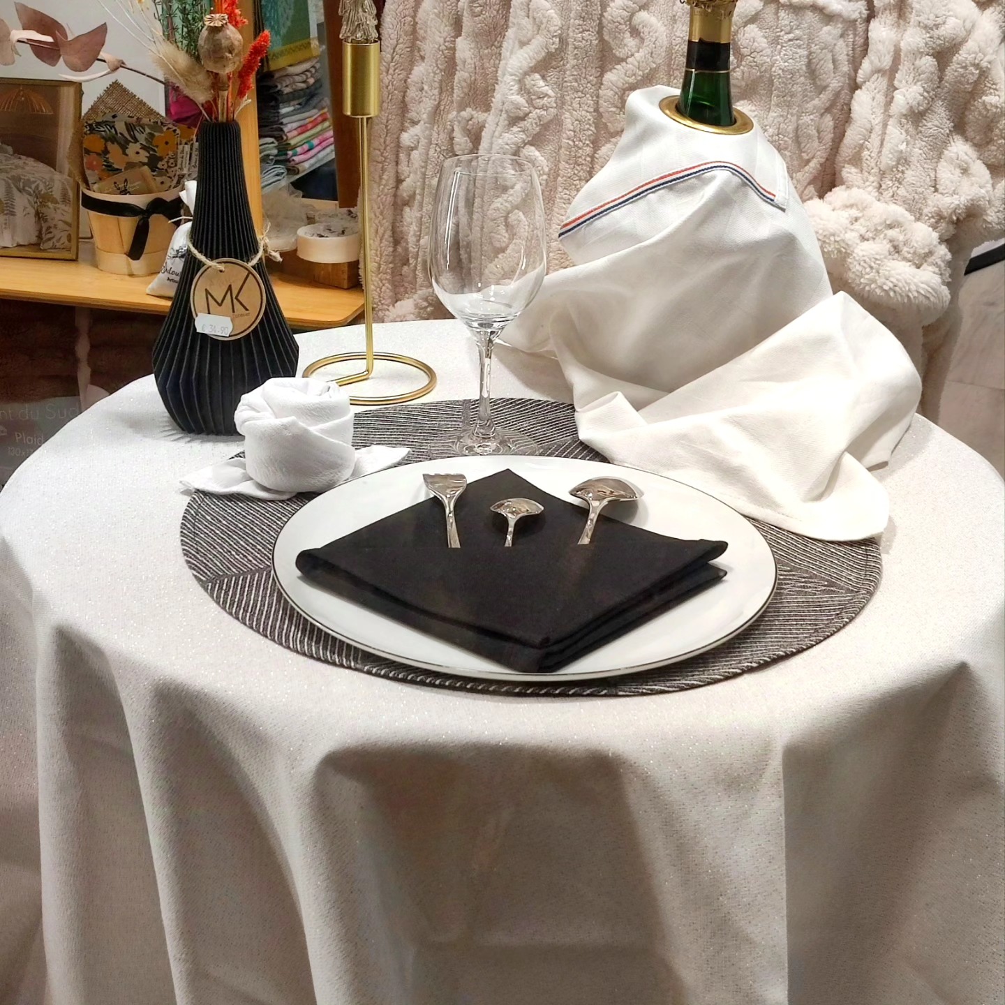 nappe_étincelles_blanche_carrée_france
