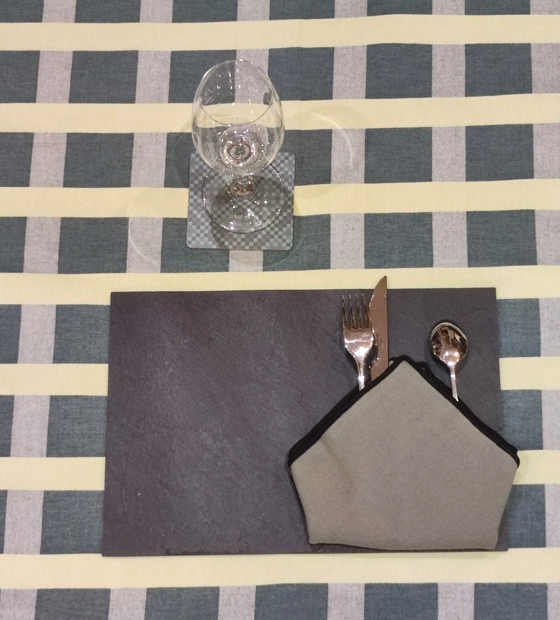 Nappe_raviole_vert_fabrication-francaise_dresseur-de-tables