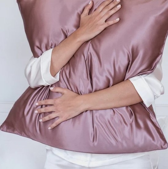 Taie-oreiller_soie_murier_emily_pillow_vieux_rose