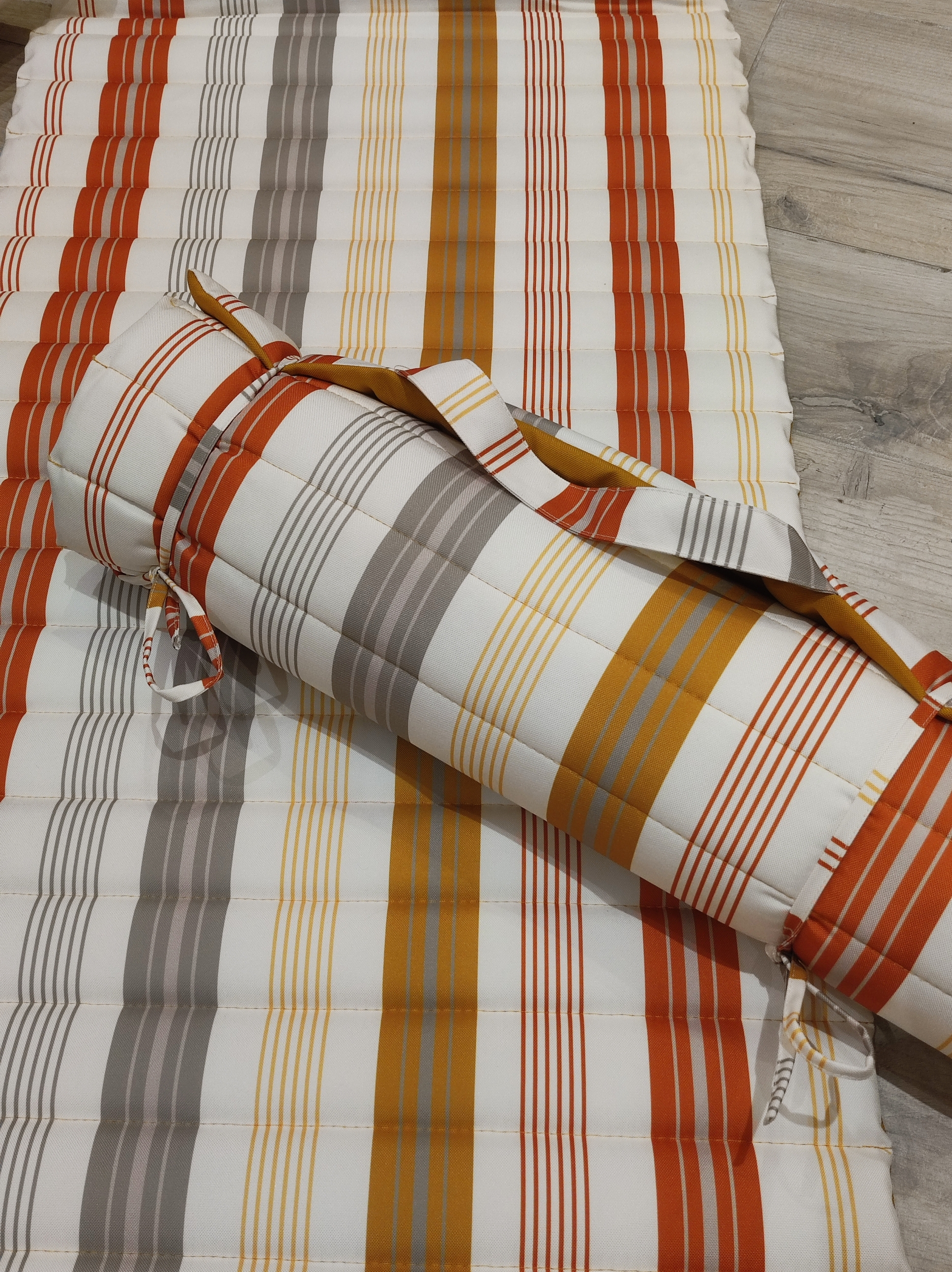 Matelas_de_plage_exérieur_plié