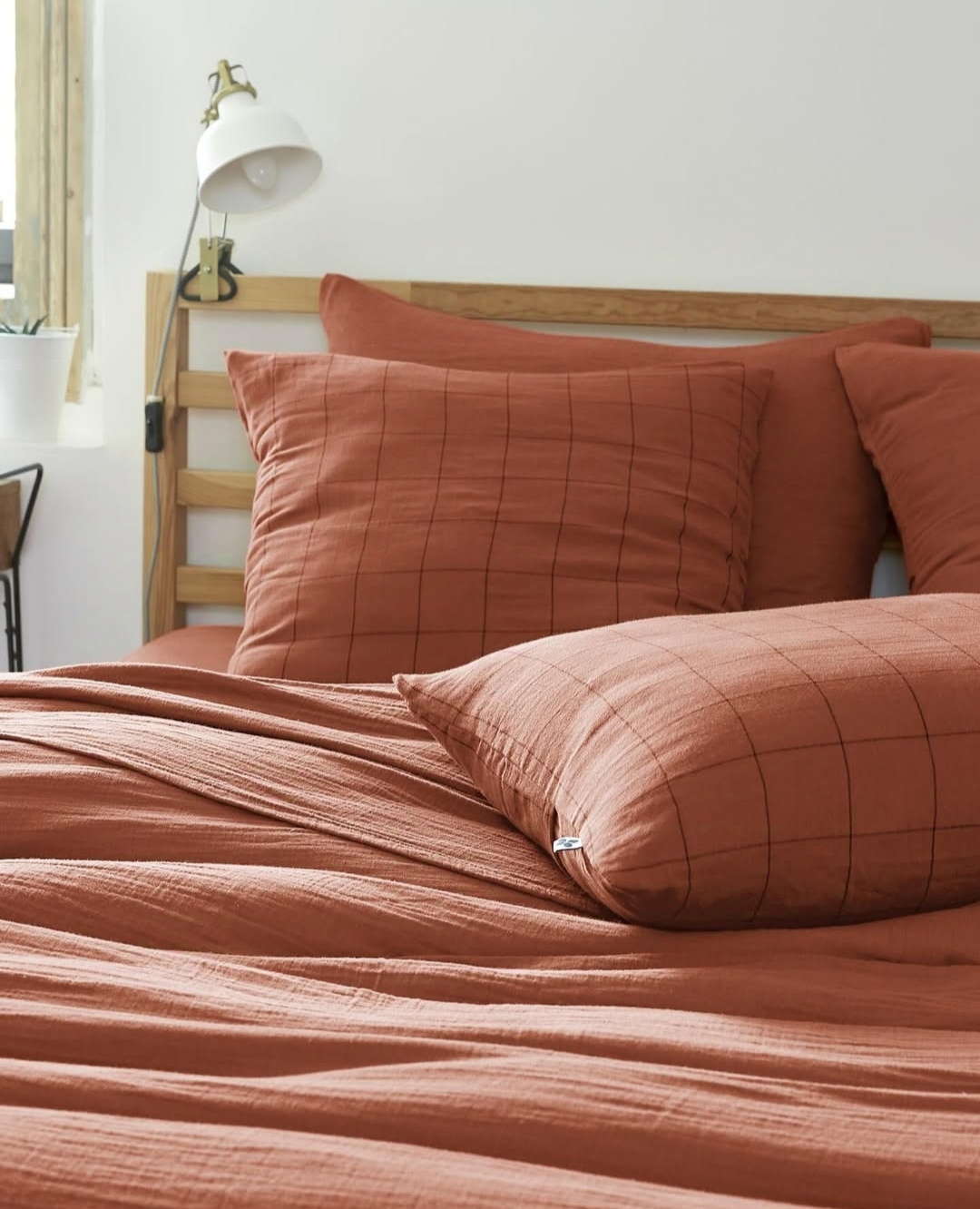 Housse_de_couette_Gaïa_Unie_gaze_de_coton_terracotta_effet_papillon