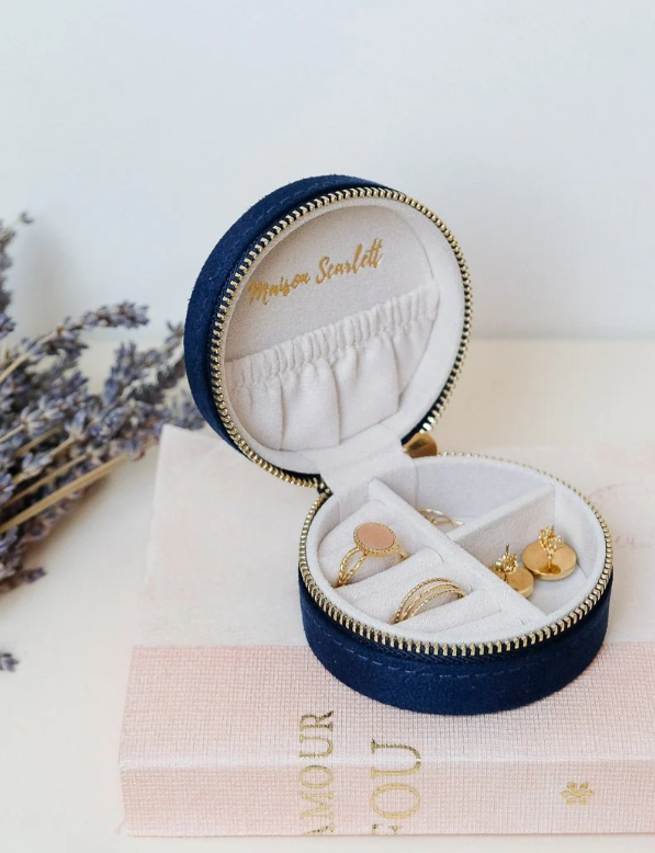 Boite-bijoux-voyage-ronde-velours-Bleu-nuit-ouverte