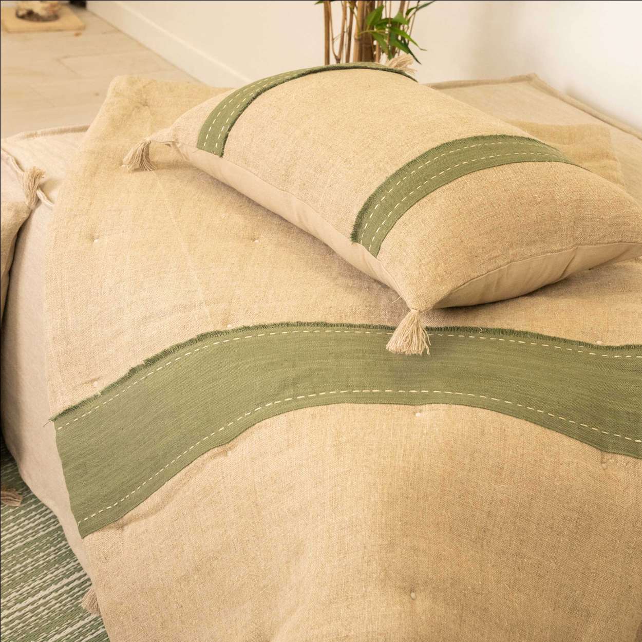 Coussin-edredon-ambiance-vert-bronze-sud-etoffe-ambiance