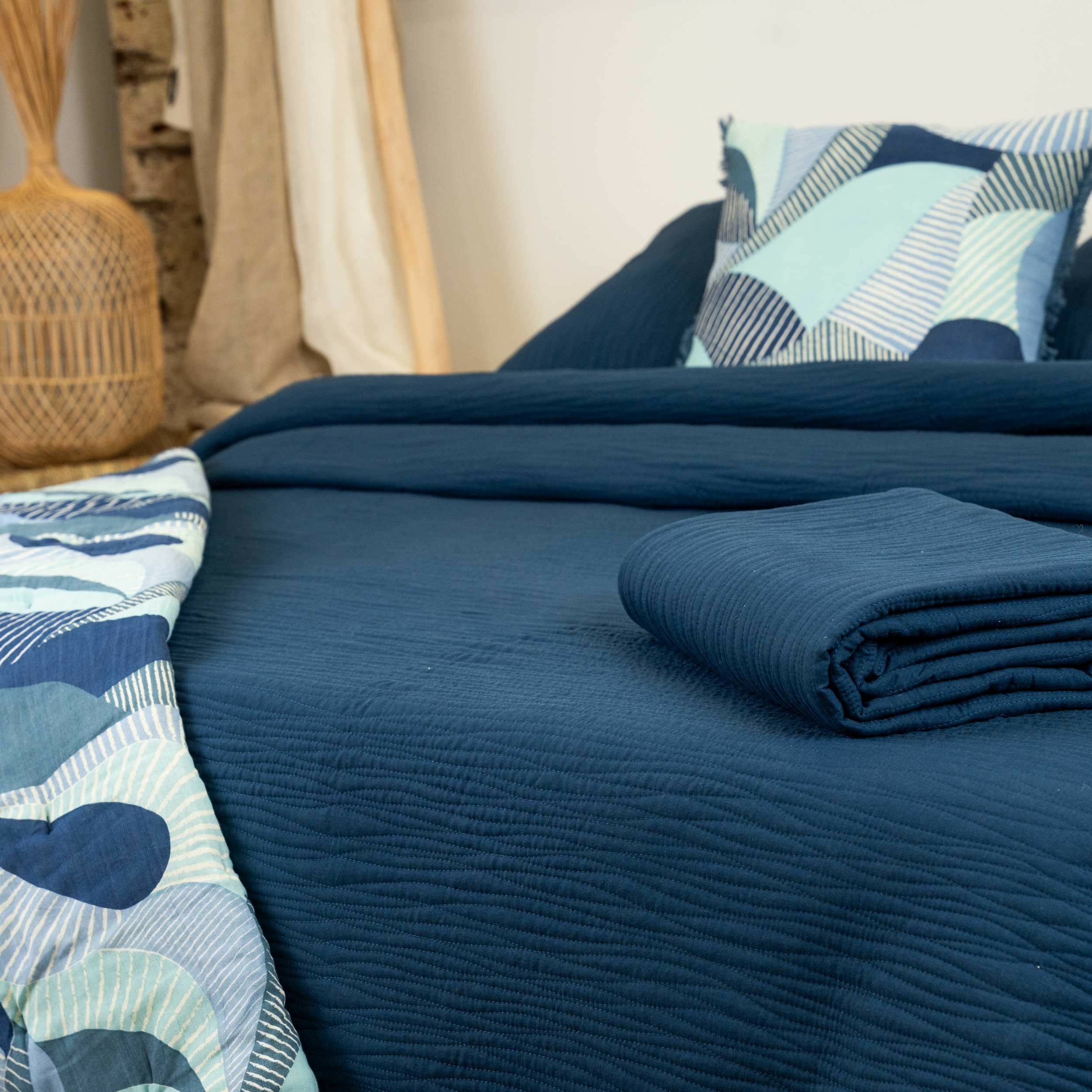 Couvre-lit-royal-manceau-bleu-marine-sud-etoffe
