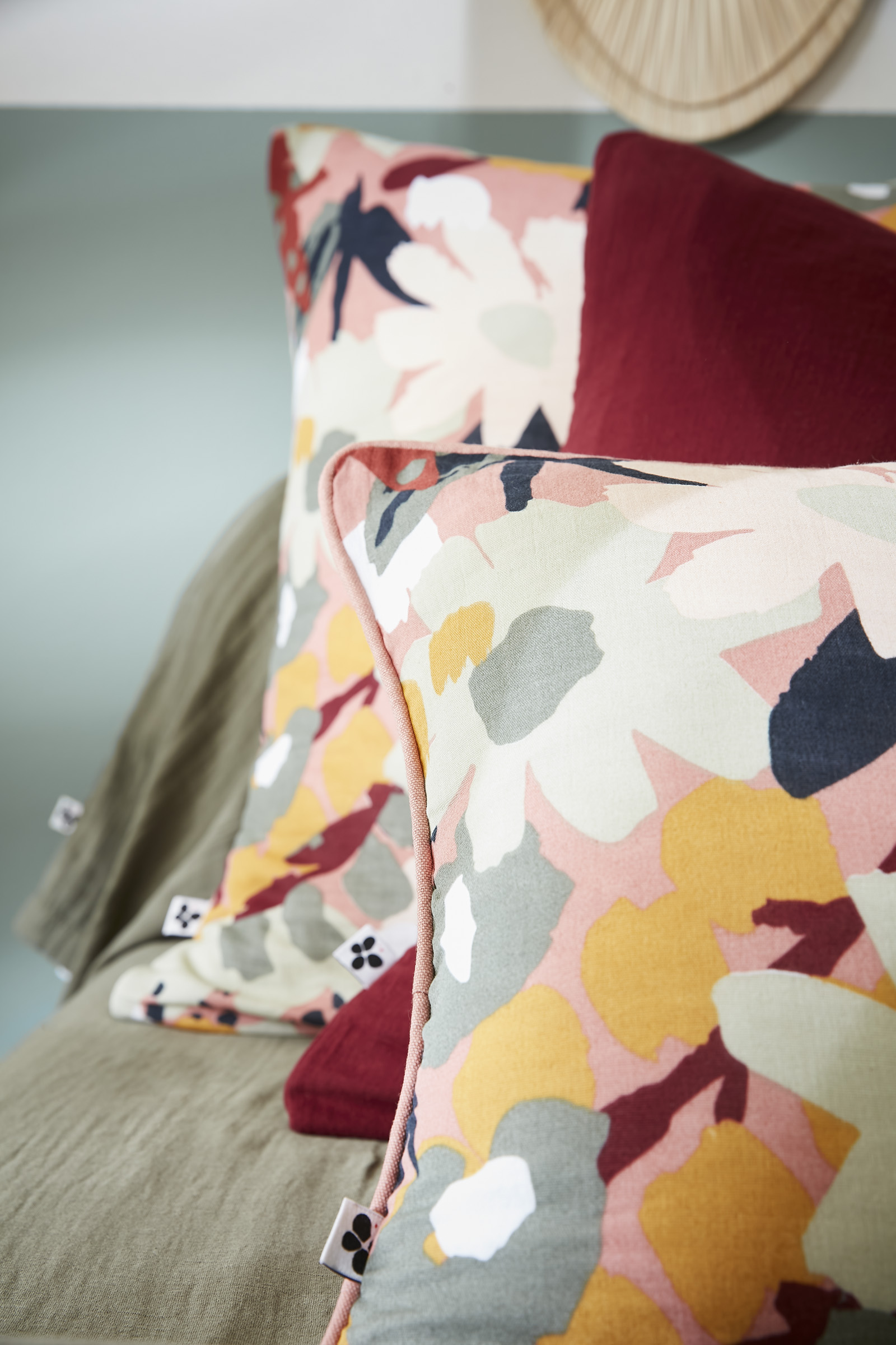 coussin-léane-gaze-de-coton-effet-papillon