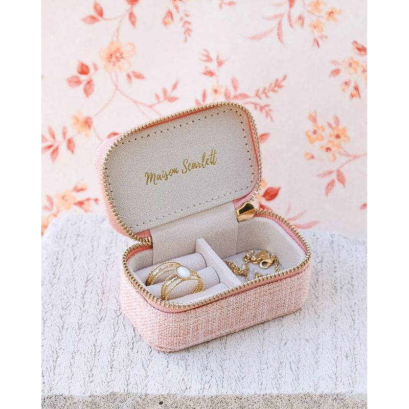 mini-boite-bijoux-marie-rectangle-effet-lin-rose-poudre-maison-scarlett-ouverte