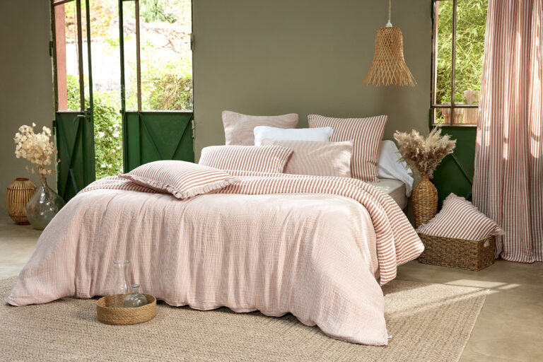 Housse-de-couette-Romie-abricot-gaze-de-coton-effet-papillon-ambiance