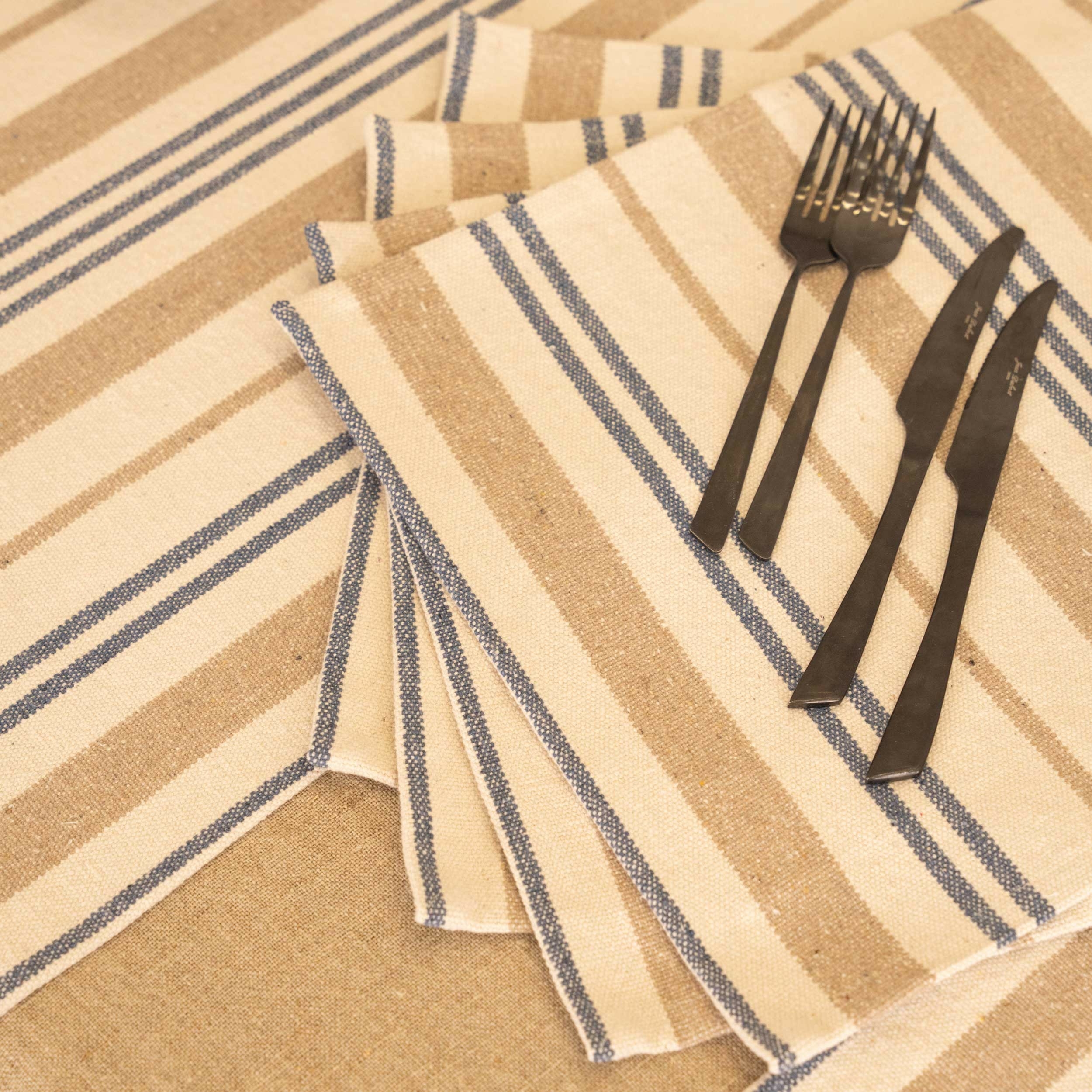 set-de-table-rayures-bleu-lin-coton-ambiance-zoom