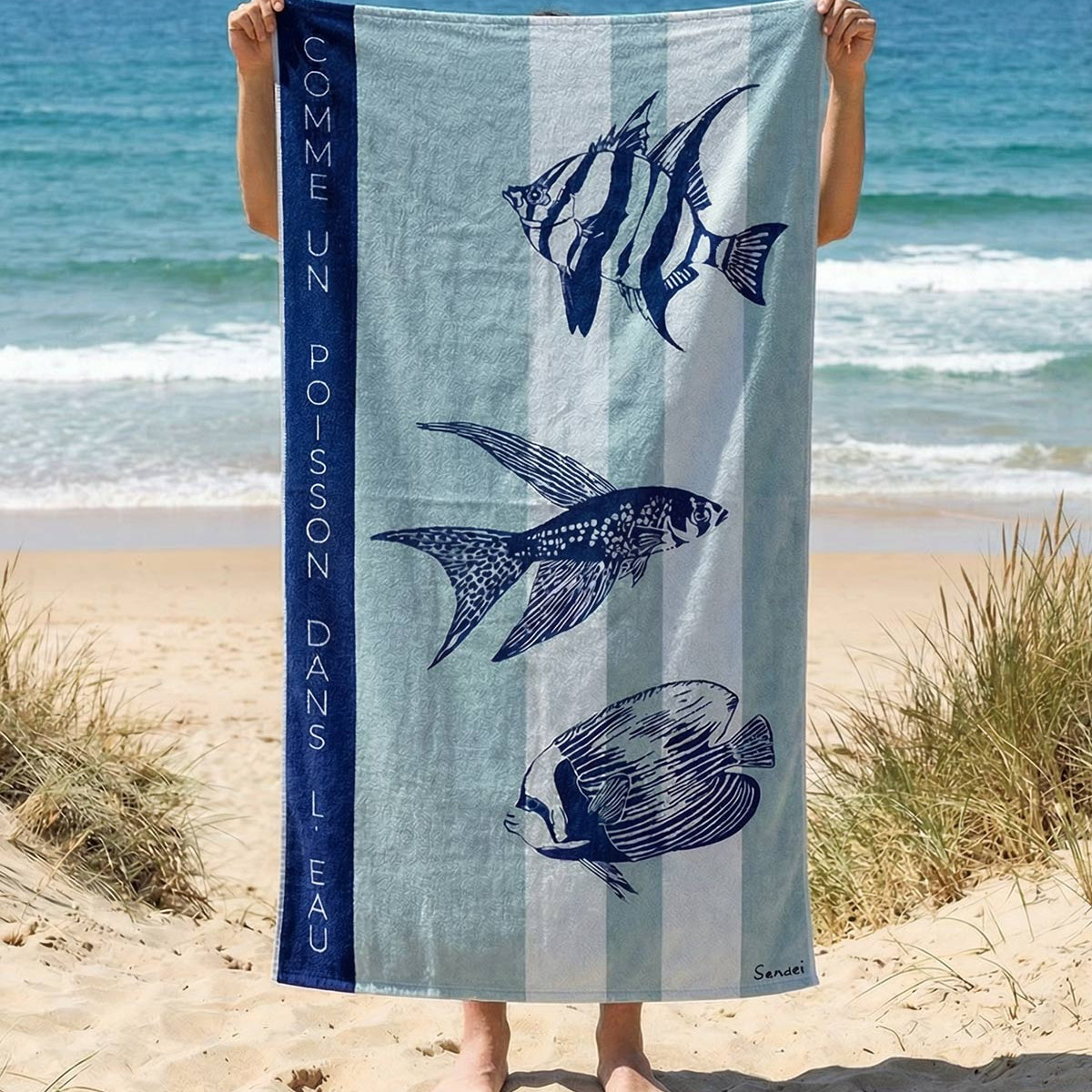 Serviette-plage-poissons-eponge-velours-sensei-100-180-ambiance