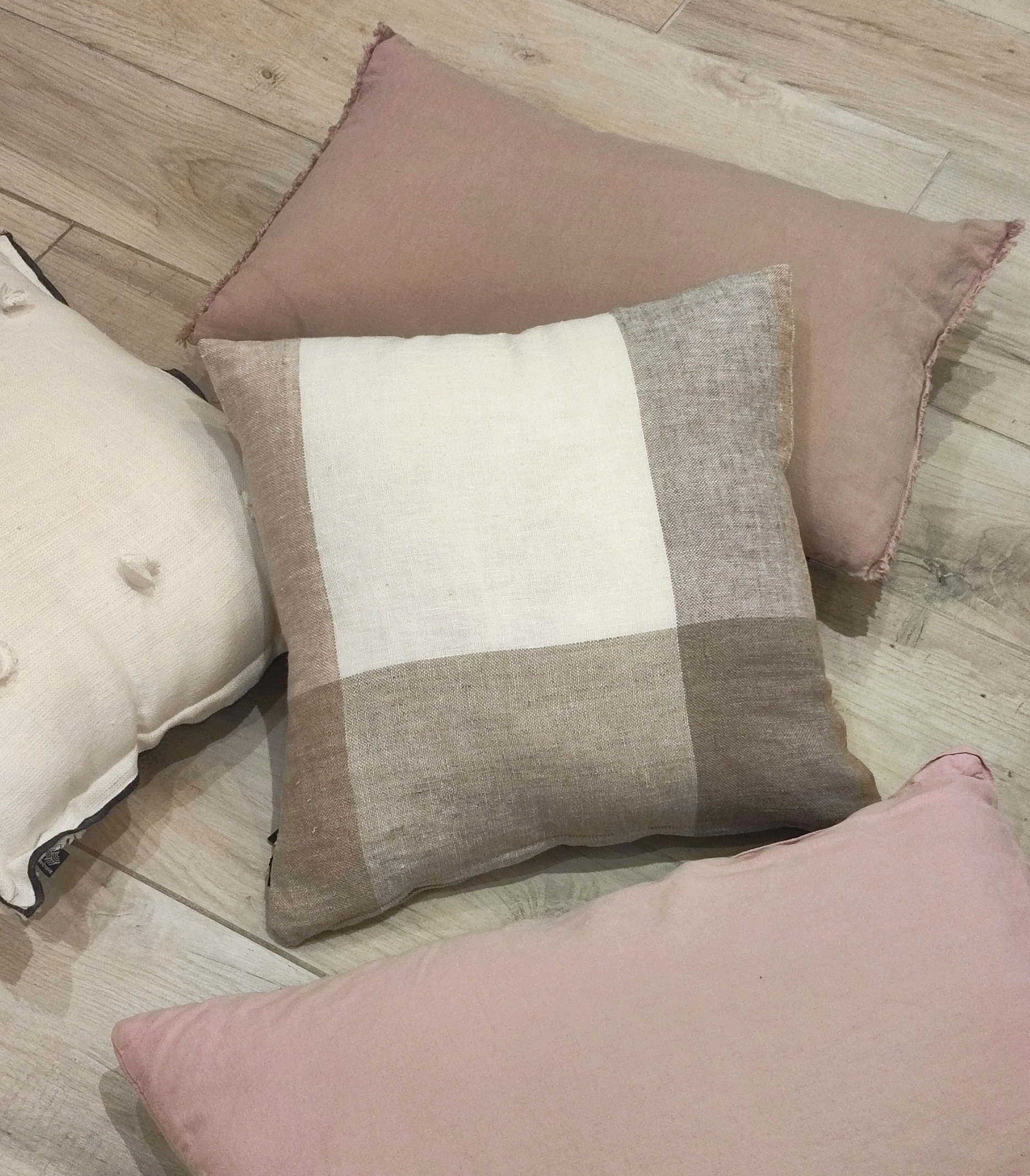 Coussin-lin-Saporo-petale-haomy