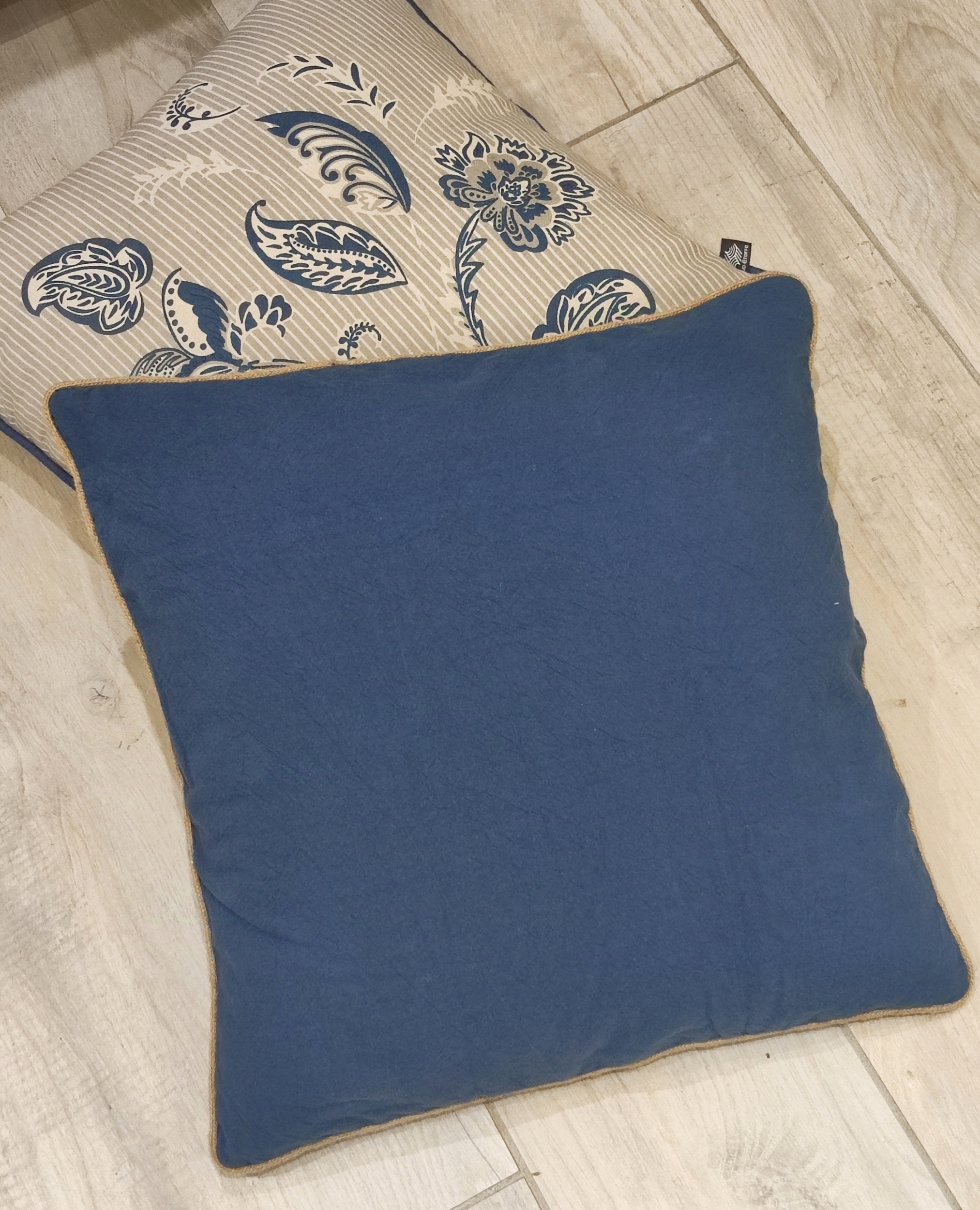 Coussin-Hono-Marine-vent-du-sud-ambiance2