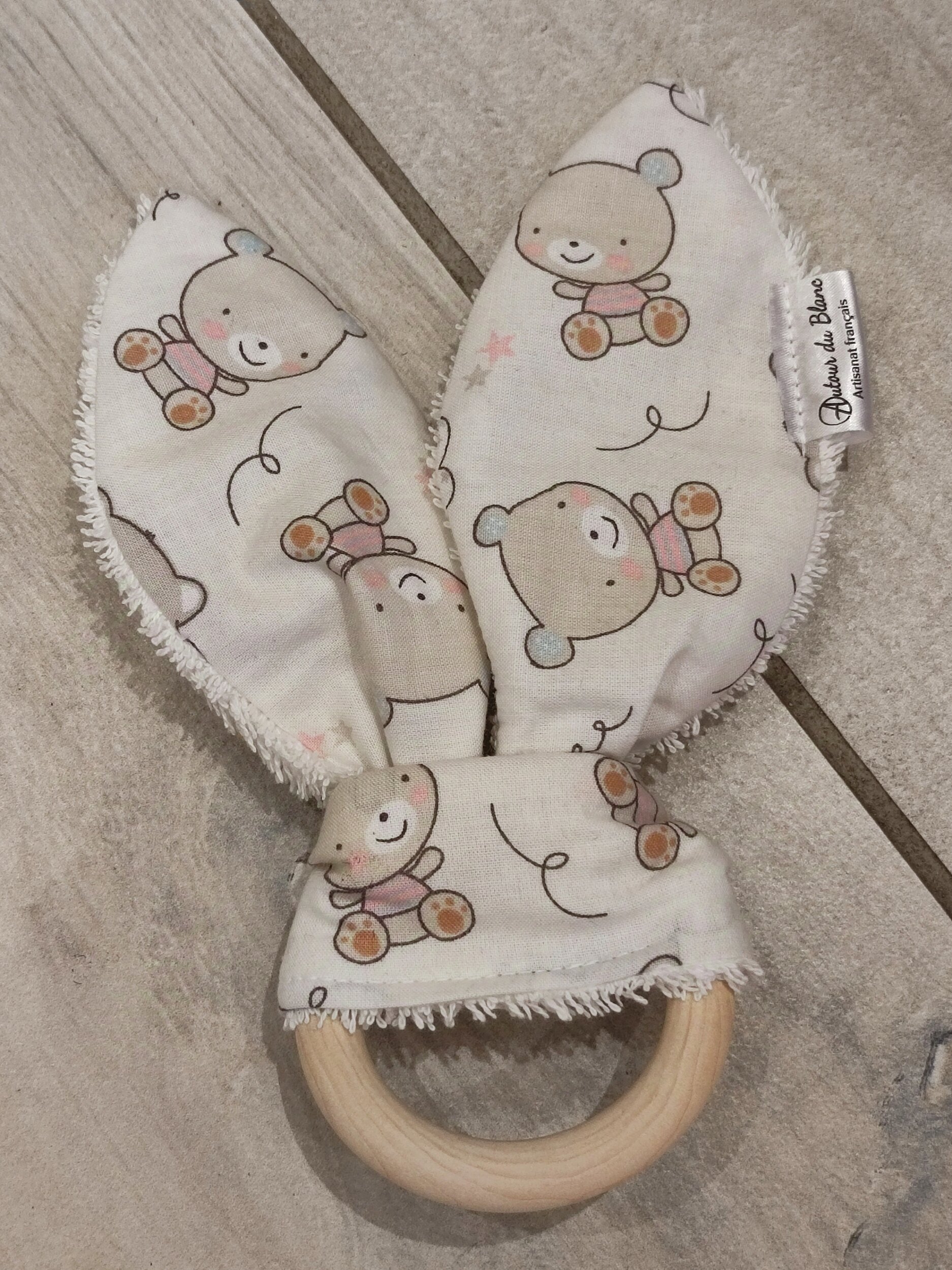 Anneau-dentition-coton-nounours-fond-blanc-cassé