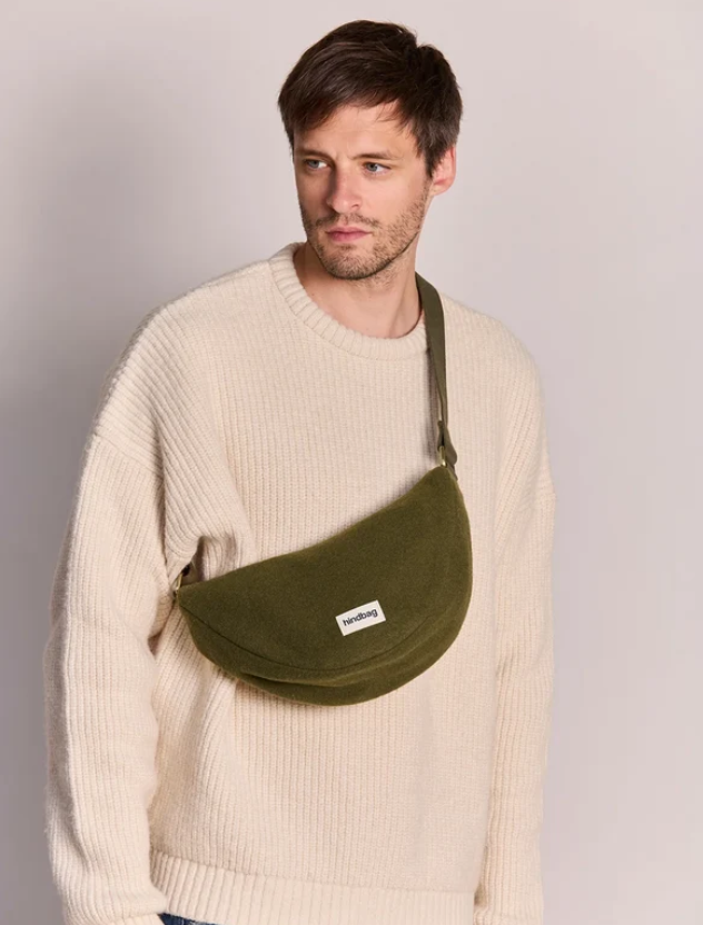 Sac-porté-homme-bandoulière-banane-Andrea-effet-laine-kaki-Hindbag