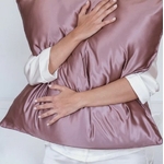 Taie-oreiller_soie_murier_emily_pillow_vieux_rose