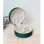 Boite-bijoux-voyage-ronde-velours-vert-ouverte