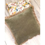 Coussin-Manelle-Velours-kaki-vent-du-sud-ambiance1