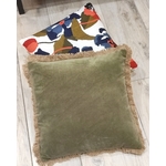 Coussin-Manelle-Velours-kaki-vent-du-sud-ambiance2
