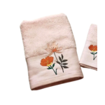 Serviette-de-toilette-fleurs-brodée-rose-poudre