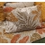 Coussin_ombrage_ocre_zoom