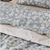Drap-plat-percale-coton-français-lison-gris-feuillage-zoom
